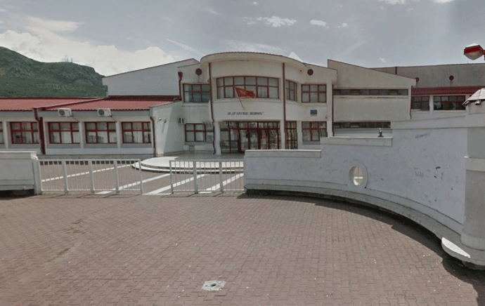 (VIDEO) Roditelji učenice OŠ "Dragiša Ivanović" najavljuju tužbu (VIDEO) Roditelji učenice OŠ "Dragiša Ivanović" najavljuju tužbu