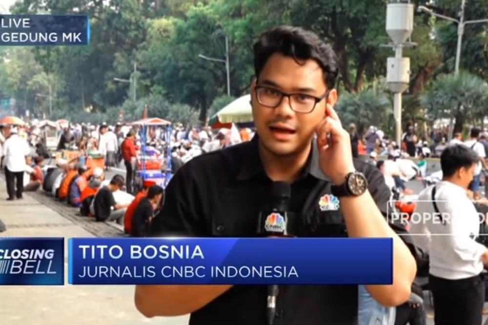 NOVINAR IZ INDONEZIJE HIT NA BALKANU! Stvarno se zovem Tito Bosna! NOVINAR IZ INDONEZIJE HIT NA BALKANU! Stvarno se zovem Tito Bosna!