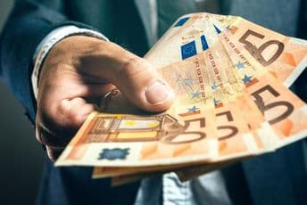 Poslodavci da povećaju plate, Vlada da uvede neoporezivi dio zarade