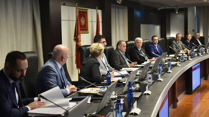 Vlada: Moratorijum na zapošljavanje produžen do kraja godine Vlada: Moratorijum na zapošljavanje produžen do kraja godine