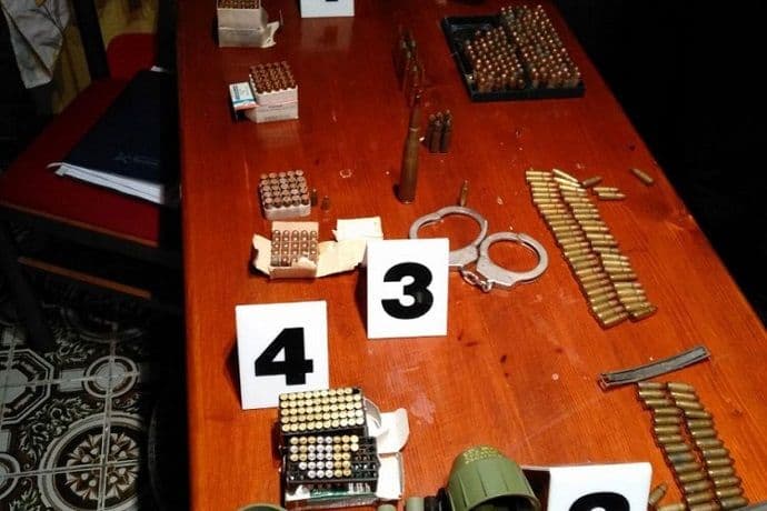 Sveštenik prodao eksploziv inspektorima Sveštenik prodao eksploziv inspektorima