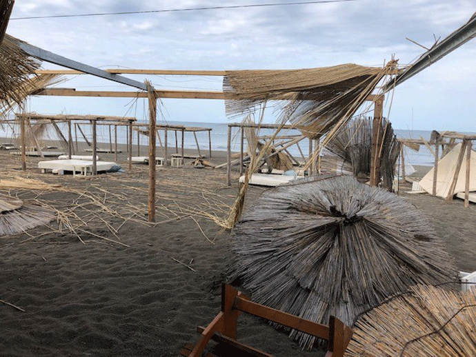 Vlada opredijelila 50.000 eura pomoći za Ulcinj Nevrijeme na Velikoj plaži