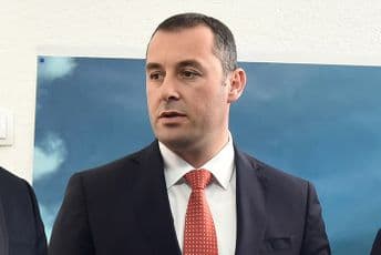 Šćekić podnio ostavku na mjesto poslanika Šćekić podnio ostavku na mjesto poslanika