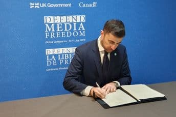 Bogdanović: Građani da budu informisani tačno, pravovremeno i objektivno Bogdanović: Građani da budu informisani tačno, pravovremeno i objektivno