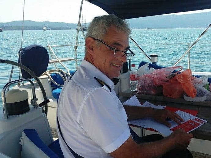 Radnik Luke Kotor nasrnuo na inspektore Ministarstva saobraćaja Radnik Luke Kotor nasrnuo na inspektore Ministarstva saobraćaja