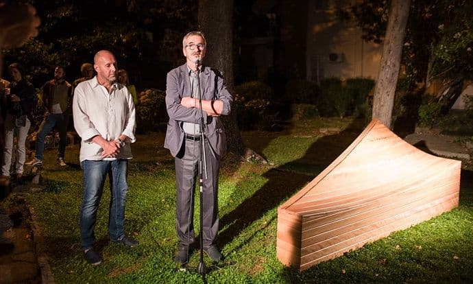 U znak sjećanja na Milenu Dravić, u Tivtu postavljena klupa U znak sjećanja na Milenu Dravić, u Tivtu postavljena klupa