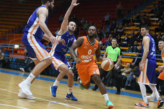 Pulen u taboru Mornara Pulen u taboru Mornara