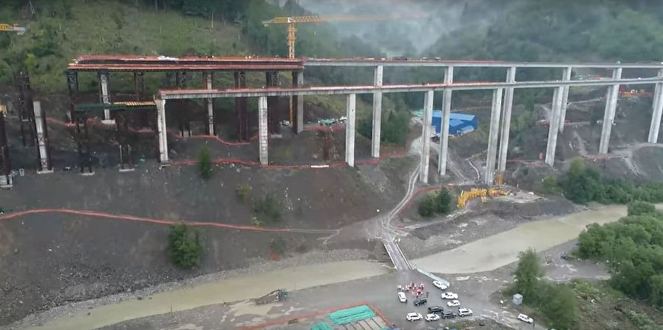 Izgradnja autoputa usporila, ukoliko probiju rok Kinezi plaćaju penale po stopi 0,05 odsto Izgradnja autoputa usporila, ukoliko probiju rok Kinezi plaćaju penale po stopi 0,05 odsto