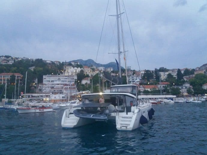 Damjan i Bojan sa katamaranom stigli sa puta oko svijeta u Herceg Novi Damjan i Bojan sa katamaranom stigli sa puta oko svijeta u Herceg Novi