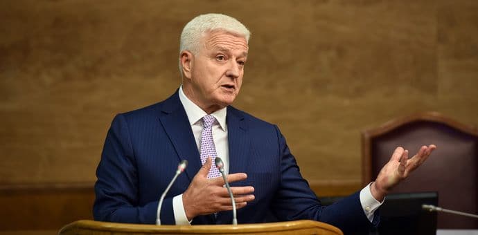 Marković: Nije bilo ni zabrane, ni stopiranja odavanja državne počasti Bulatoviću Foto: gov.me/B. Ćupić