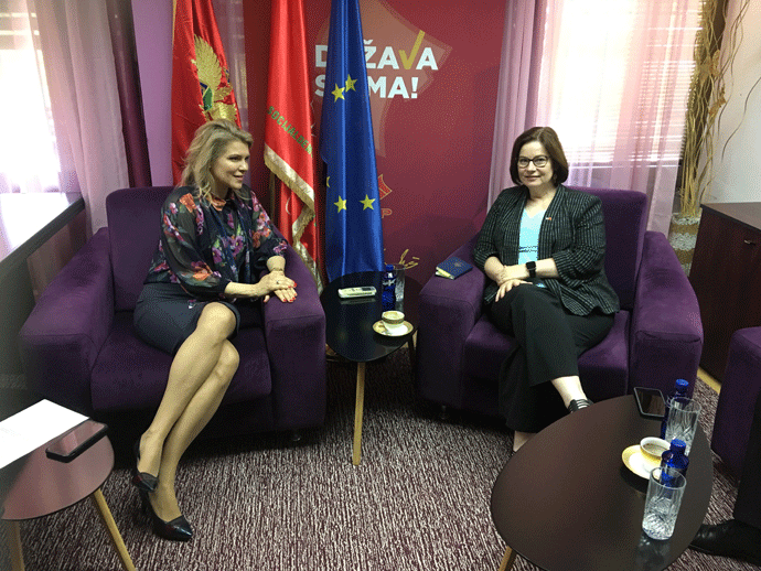 Partnerstvo sa SAD doprinosi snaženju demokratije u Crnoj Gori Partnerstvo sa SAD doprinosi snaženju demokratije u Crnoj Gori