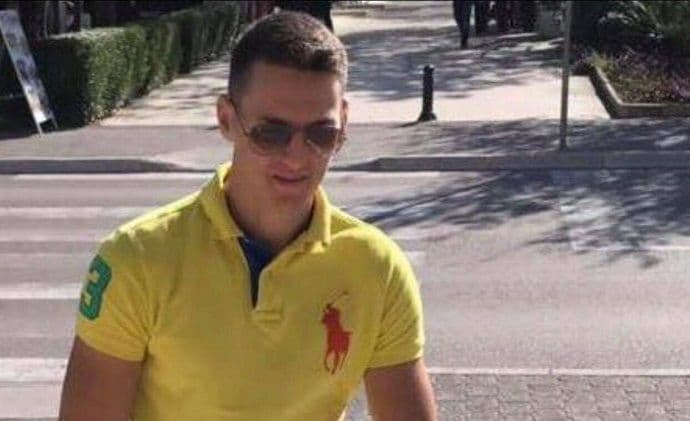 Emru Abazoviću hitno potrebna pomoć Emru Abazoviću hitno potrebna pomoć