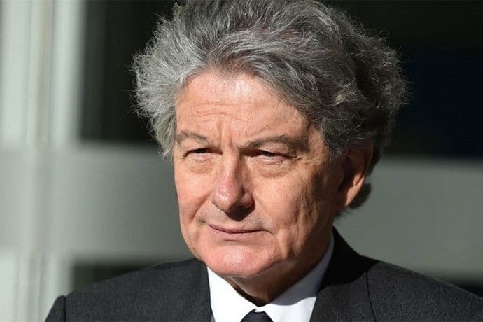 Upali u stan pa pretukli i opljačkali bivšeg ministra Upali u stan pa pretukli i opljačkali bivšeg ministra