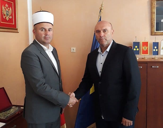 Efendija Meho Martinović i Marko Carević o molitvenom prostoru za islamske vjernike Efendija Meho Martinović i Marko Carević o molitvenom prostoru za islamske vjernike