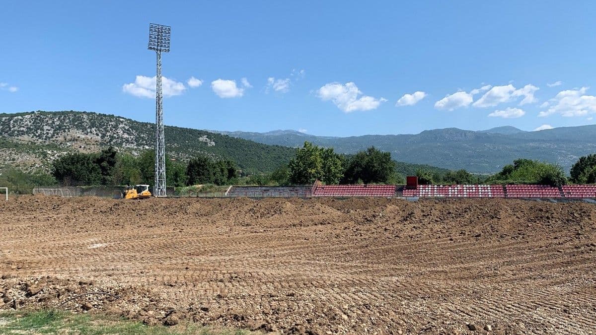 Savićević obišao radove u Danilovgradu Predsjednik FSCG u posjeti FK Iskra