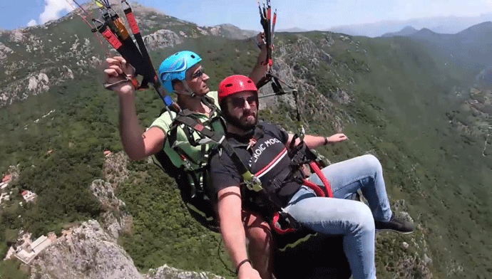 Božović: Dizdarica može postati Meka za paraglajdere (VIDEO) Božović: Dizdarica može postati Meka za paraglajdere (VIDEO)