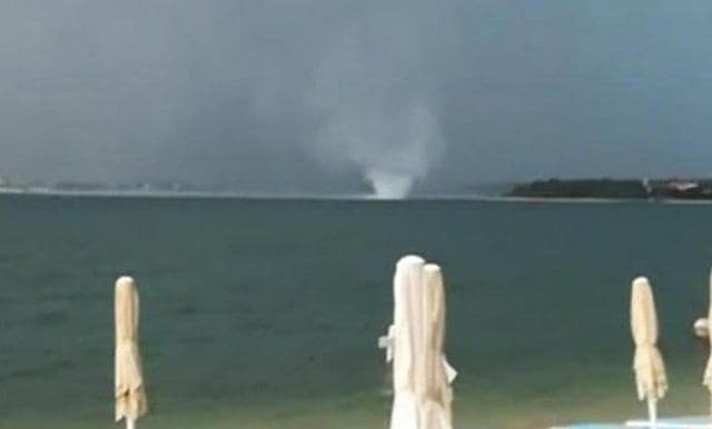 Nevrijeme u Hrvatskoj, kod Krka tri pijavice (VIDEO) Pijavice na moru