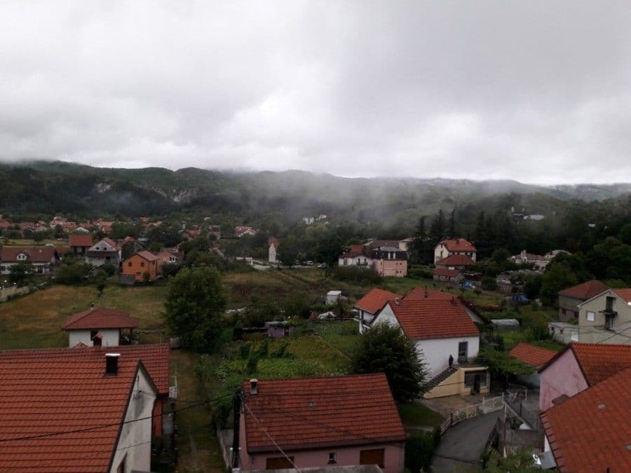 Ispumpavali vodu, uklanjali odrone... Ispumpavali vodu, uklanjali odrone...