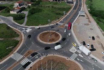 Zećani traže bolju organizaciju prevoza: Plaćaju mjesečne karte, a autobusa nema Zećani traže bolju organizaciju prevoza: Plaćaju mjesečne karte, a autobusa nema