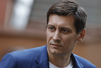 Gudkov: Vlasti misle da će narod sve progutati