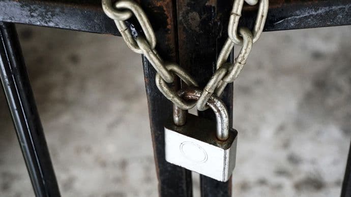 Stop Fejsbuk/Instagram prodaji robe, nelegalni brodovi haraju na Skadarskom jezeru i u Boki Ilustracija: Expert Reviews