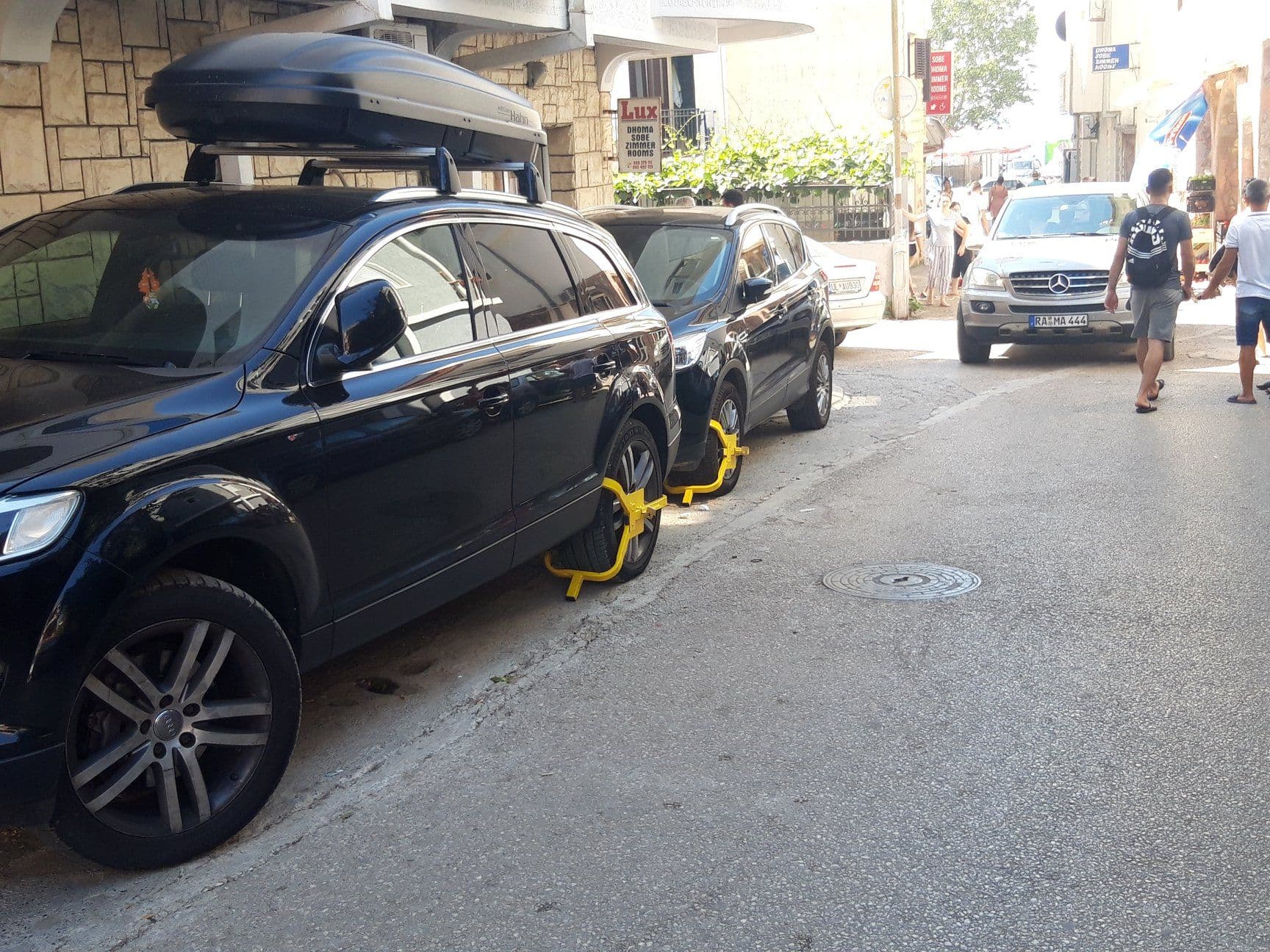 Komunalna policija: "Lisice" za nepropisno parkirana auta Komunalna policija: "Lisice" za nepropisno parkirana auta