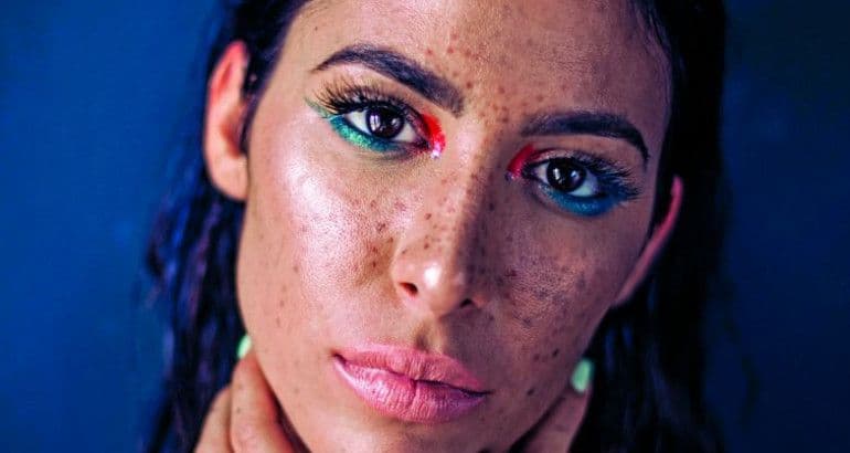 Blogerka u deset slika objasnila šta se krije iza ljutitog ženskog "Nije mi ništa" Blogerka u deset slika objasnila šta se krije iza ljutitog ženskog "Nije mi ništa"