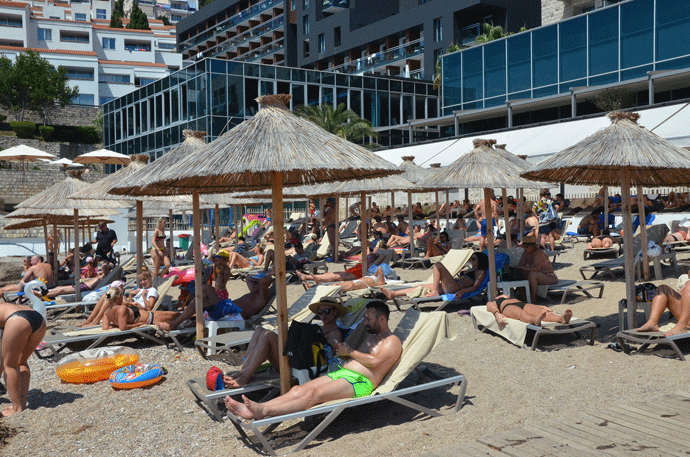 Turisti se najviše žalili na buku i ometanje boravka na plaži Ilustracija: Pobjeda