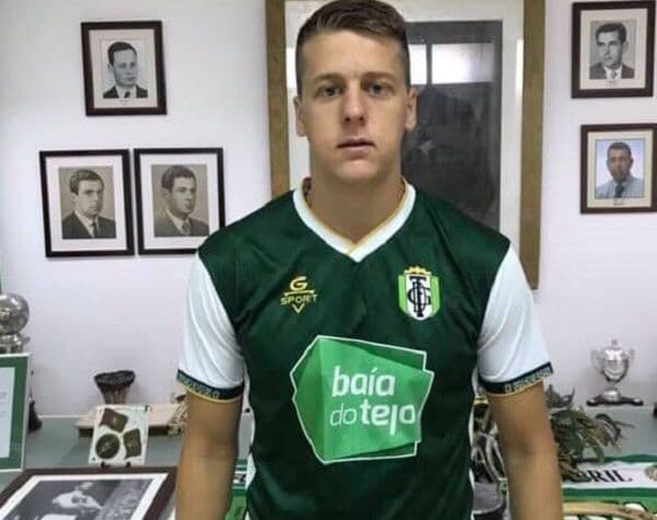 Nikola Vućić karijeru nastavlja u Portugalu: Bitno ne odustajati od svojih snova Nikola Vućić karijeru nastavlja u Portugalu: Bitno ne odustajati od svojih snova