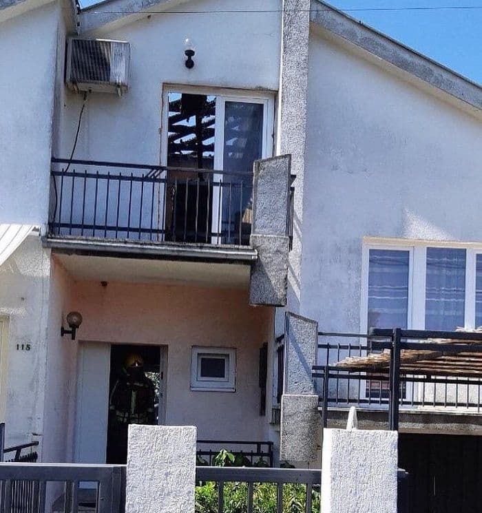 Podgorica: Požar na kući u Dalmatinskoj ulici Podgorica: Požar na kući u Dalmatinskoj ulici