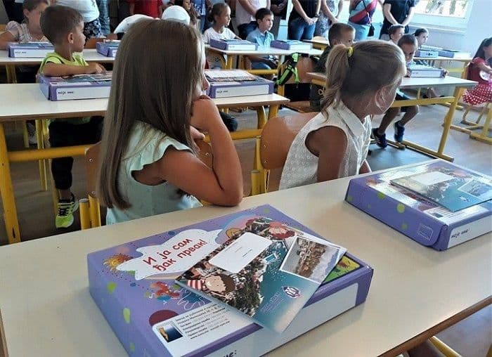 Glavni grad i ove godine dodjeljuje besplatne komplete udžbenika za sve đake prvake Glavni grad i ove godine dodjeljuje besplatne komplete udžbenika za sve đake prvake