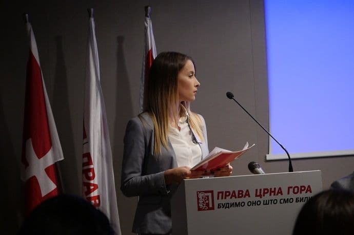 Ministri DPS-a stanovima obezbjeđuju unuke, dok mladi ne mogu ni do garsonjere Ministri DPS-a stanovima obezbjeđuju unuke, dok mladi ne mogu ni do garsonjere