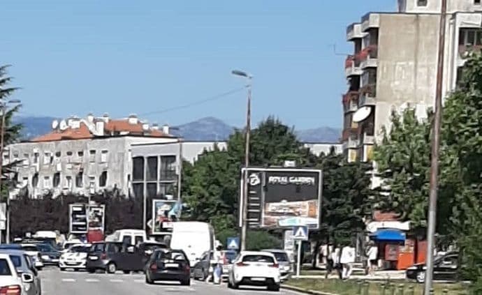 Oboren pješak, odvezen u hitnu Oboren pješak, odvezen u hitnu