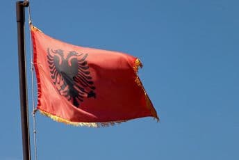 UP: Albanski državljanin više puta isticao zastavu, policija ga upozoravala Ilustracija