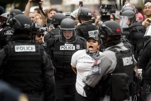 Hapšenja na protestima u Portlandu Hapšenja na protestima u Portlandu