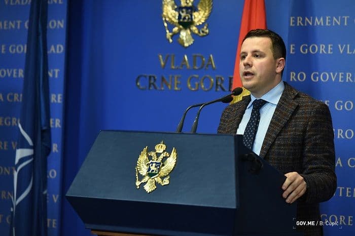 Jovetić: Za otpremnine zainteresovano dvije hiljade radnika Jovetić: Za otpremnine zainteresovano dvije hiljade radnika