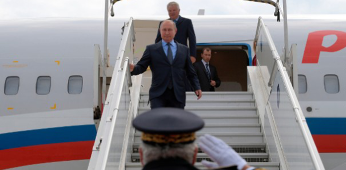 Putin stigao u Francusku, sa Makronom o svjetskim krizama Foto: Tanjug