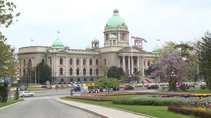 Ranac s materijalom za krečenje izazvao „uzbunu“ kod Skupštine Srbije Foto: N1