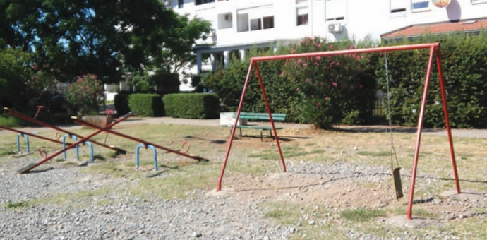 Demolirano igralište na Starom aerodromu Demolirano igralište na Starom aerodromu