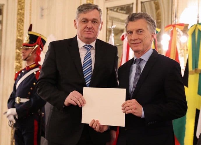 Ambasador Stanković predao akreditivna pisma predsjedniku Argentine Ambasador Stanković predao akreditivna pisma predsjedniku Argentine