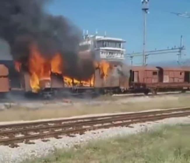 Podgorica: Gorio napušteni vagon Podgorica: Gorio napušteni vagon