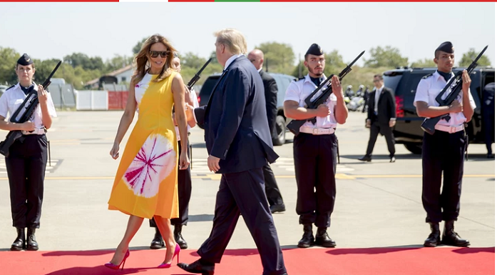 Reakcija francuskih vojnika kada su ugledali Melaniju Tramp  neprocjenjiva Reakcija francuskih vojnika kada su ugledali Melaniju Tramp  neprocjenjiva