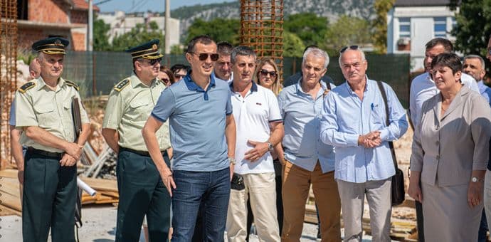 U Danilovgradu do jeseni sljedeće godine 68 stanova za pripadnike VCG i Ministarstva odbrane Foto: PR Centar