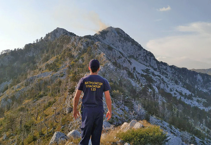 Požar na vrhu Orjena Radio Jadran