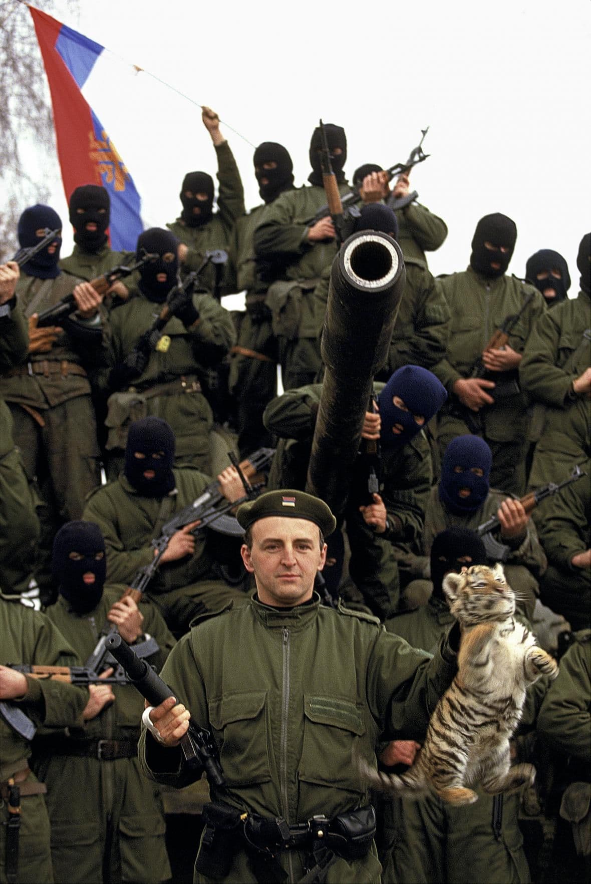 Novska cvećka na srpskom tenku Novska cvećka na srpskom tenku