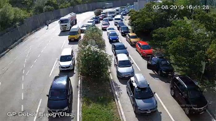 Odlazeći talas gostiju: Na graničnim prelazima rekordan promet Odlazeći talas gostiju: Na graničnim prelazima rekordan promet