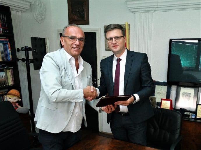 Dom zdravlja i Centar za profesionalnu rehabilitaciju potpisali Memorandum o saradnji Dom zdravlja i Centar za profesionalnu rehabilitaciju potpisali Memorandum o saradnji