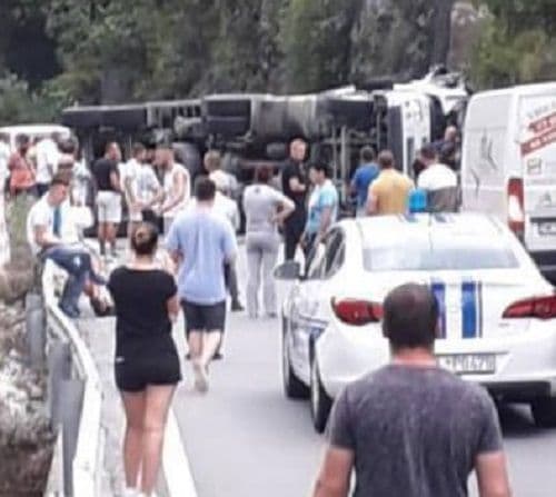 Udes na Bioču, prevrnuo se šleper Udes na Bioču, prevrnuo se šleper
