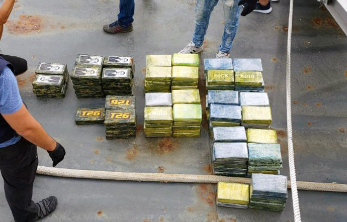 Na zaplijenjenim paketima droge fotografije Gavrila Principa Foto: Ministarstvo unutrašnjih poslova Srbije