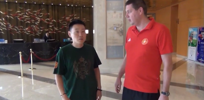 Kako je Kinez Džunbei postao navijač Crne Gore (VIDEO) Kako je Kinez Džunbei postao navijač Crne Gore (VIDEO)